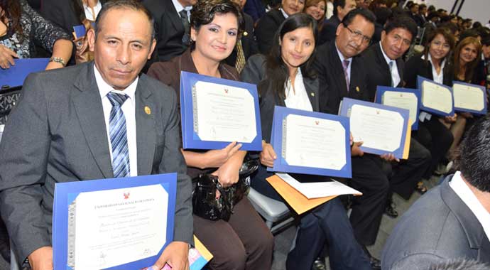 graduacion-maestria-docente-usil2